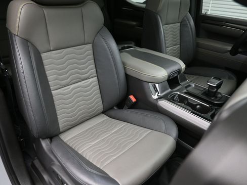 Used 2024 Chevrolet Silverado 1500 ZR2 w/ Technology Package image 42