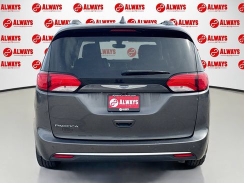 Used 2019 Chrysler Pacifica Touring-L FWD image 7