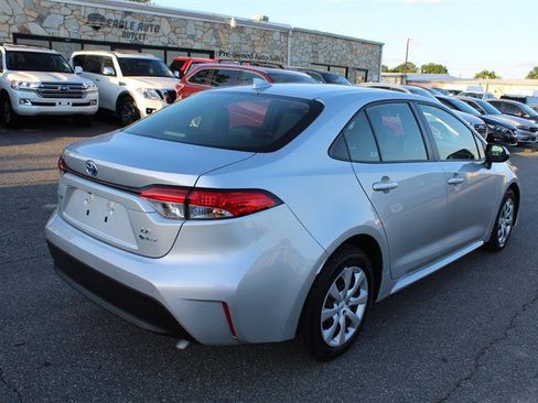Used 2025 Toyota Corolla LE FWD image 7
