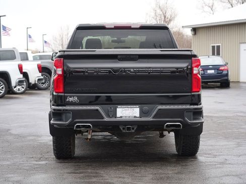 Used 2021 Chevrolet Silverado 1500 LT Trail Boss w/ LPO, Dark Essentials Package AWD/4WD image 4