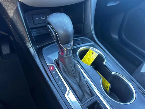 Used 2022 Chevrolet Equinox LT w/ Driver Convenience Package FWD image 16