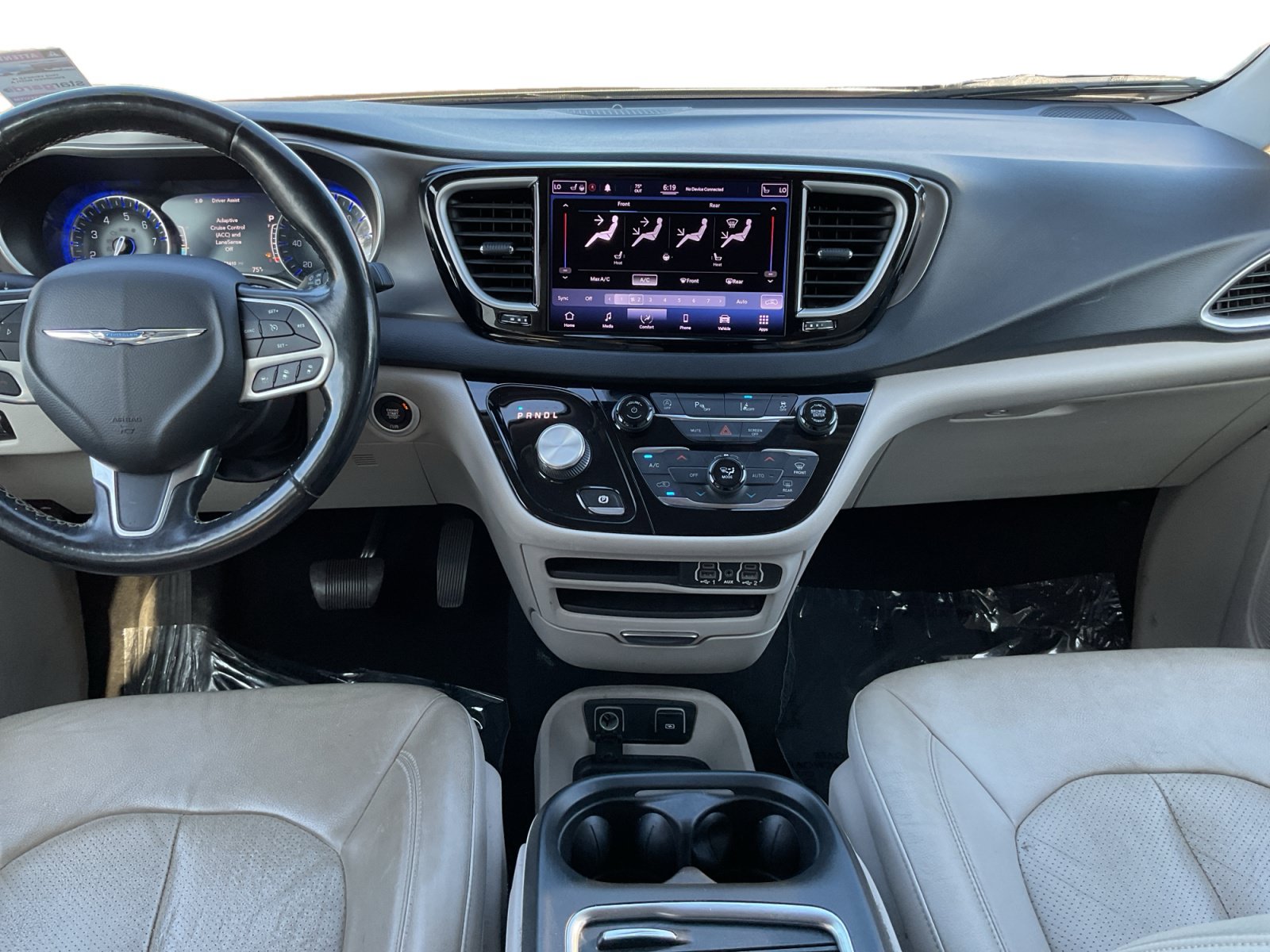 Used 2021 Chrysler Pacifica Touring-L FWD image 10