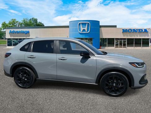 Certified 2024 Honda HR-V Sport image 3