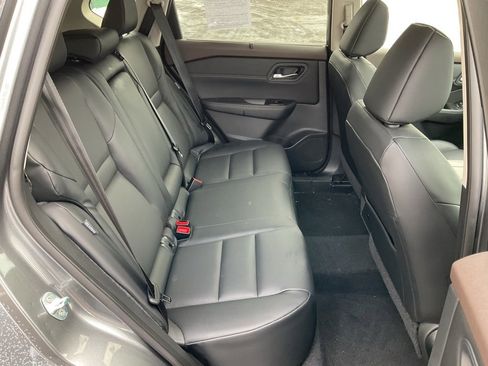 Used 2023 Nissan Rogue SV w/ SV Premium Package image 20