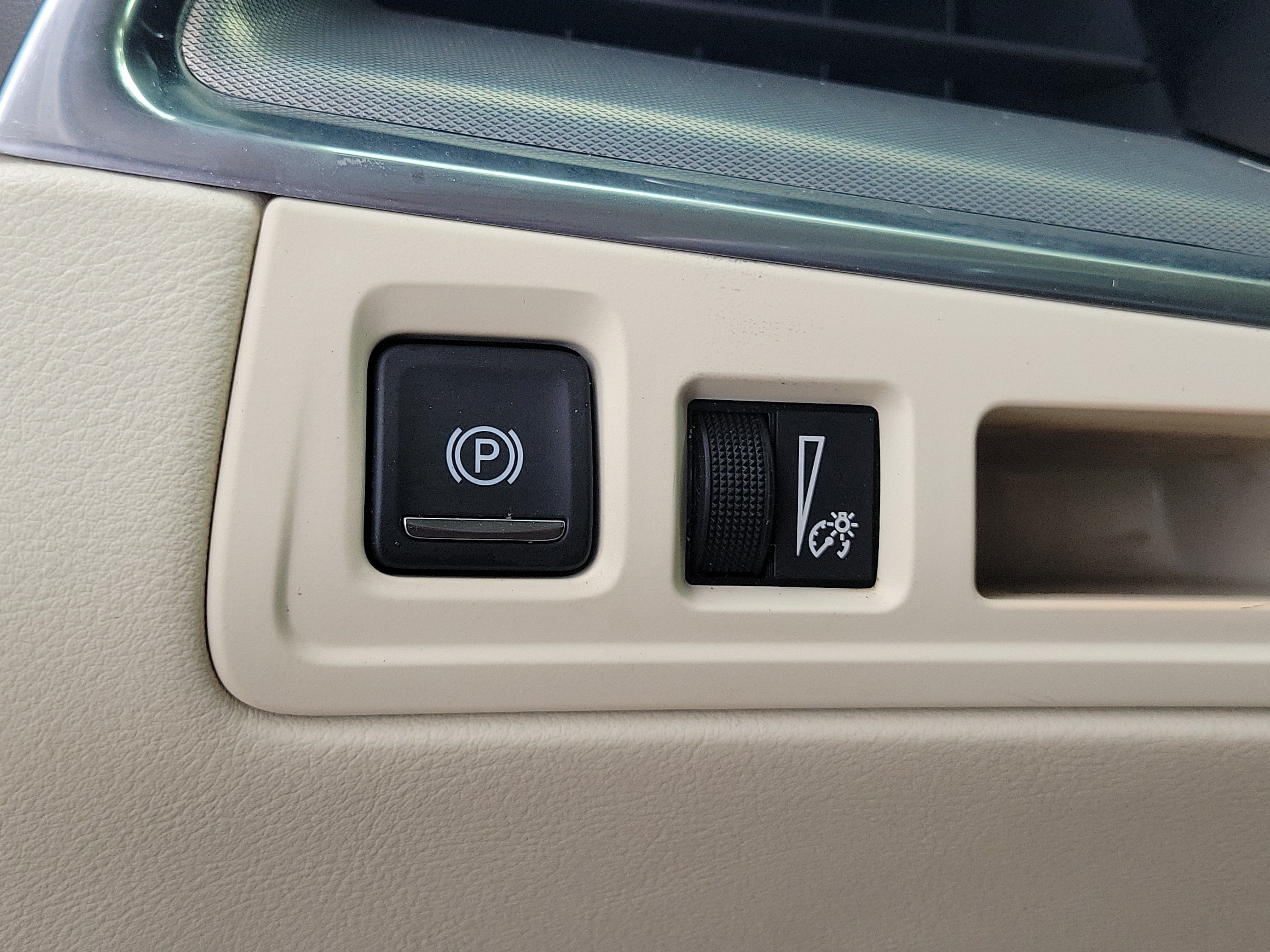 Used 2022 Cadillac XT5 Premium Luxury FWD image 28