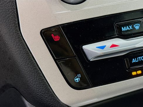 Used 2022 Ford Explorer XLT w/ Equipment Group 202A image 24