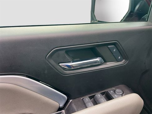 Used 2024 Chevrolet Colorado ZR2 w/ Technology Package image 9