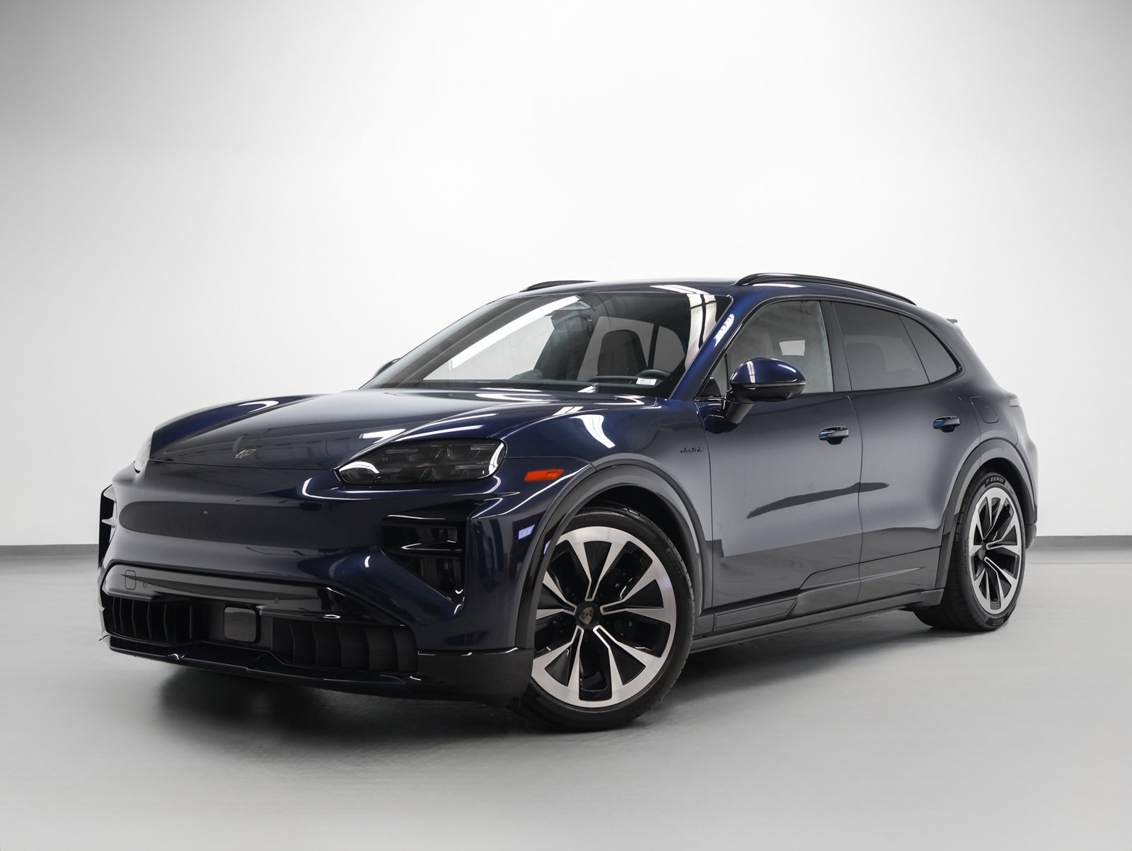 Certified 2026 Porsche Cayenne Turbo AWD/4WD image 6