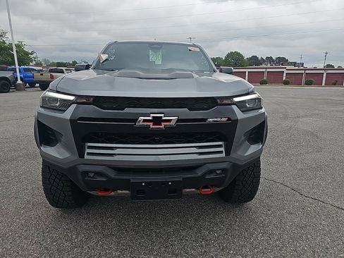 Used 2025 Chevrolet Colorado ZR2 w/ Technology Package image 3