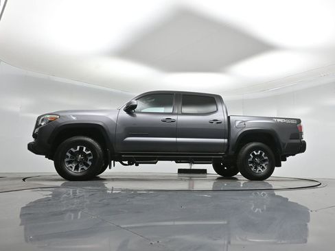 Used 2020 Toyota Tacoma TRD Off-Road w/ Technology Package image 49