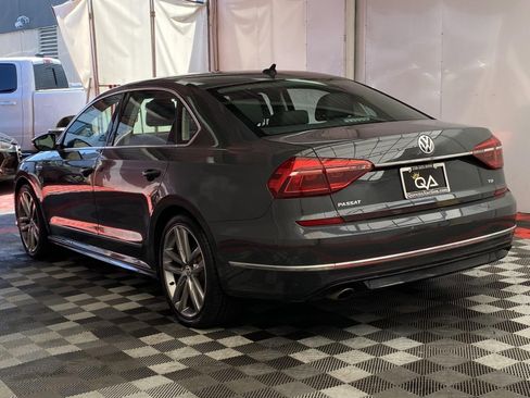 Used 2017 Volkswagen Passat 1.8T R-Line image 4