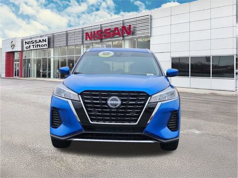 Certified 2024 Nissan Kicks SV image 2