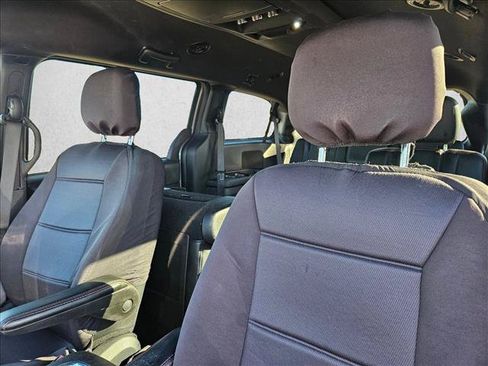 Used 2020 Dodge Grand Caravan GT FWD image 12