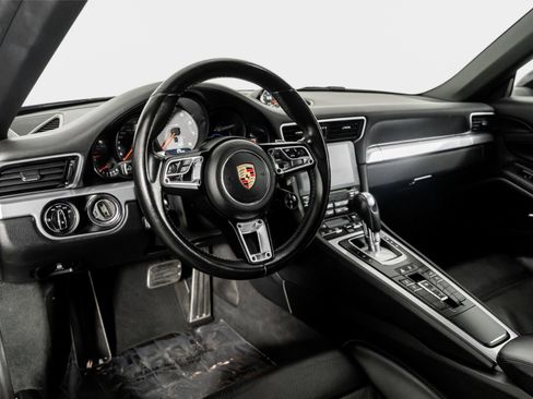 Used 2017 Porsche 911 Carrera S image 2