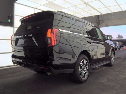 Used 2025 Ford Expedition Active AWD/4WD image 4