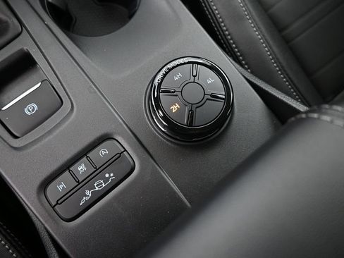 New 2025 Ford Ranger Lariat w/ FX4 Off-Road Package image 21