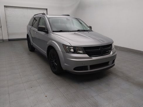 Used 2020 Dodge Journey SE w/ SE Popular Equipment Group FWD image 13