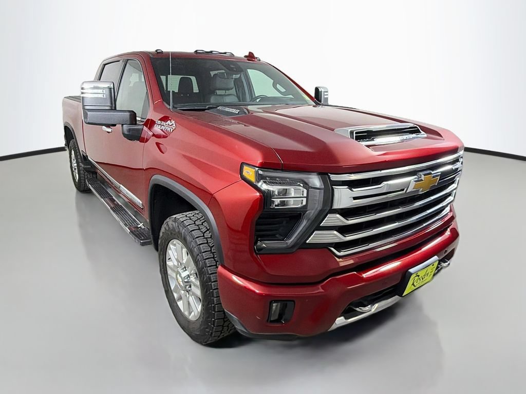Used 2025 Chevrolet Silverado 2500 High Country w/ Technology Package AWD/4WD image 4