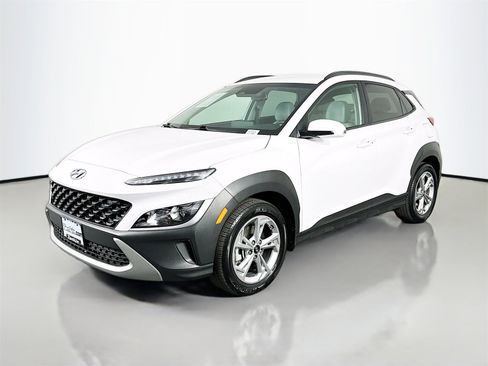 Used 2023 Hyundai Kona SEL image 3