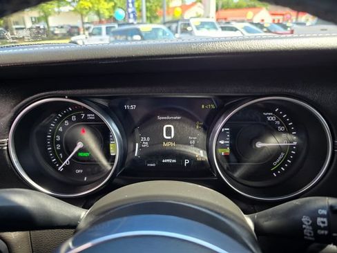 Used 2023 Jeep Wrangler Unlimited Sahara w/ Cold Weather Group AWD/4WD image 12