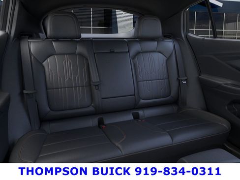 New 2025 Buick Envista Avenir image 17