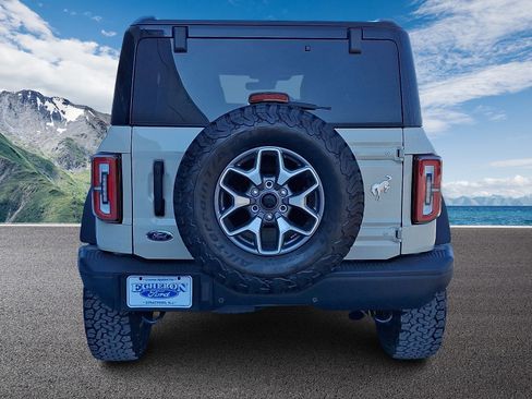 Used 2025 Ford Bronco Badlands image 5