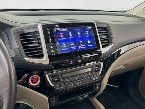 Used 2018 Honda Ridgeline RTL-E image 16