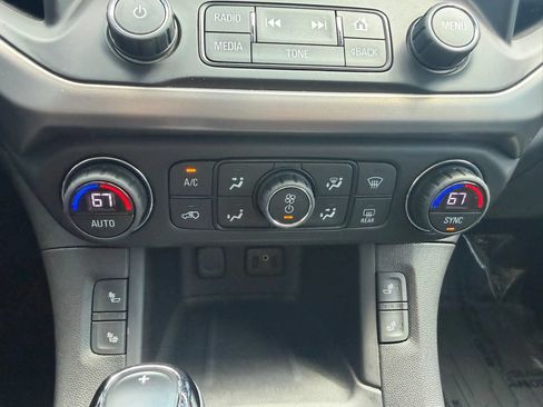 Used 2017 GMC Acadia SLE w/ Driver Alert Package I AWD/4WD image 27