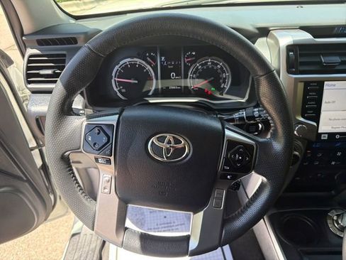 Used 2022 Toyota 4Runner Limited AWD/4WD image 15