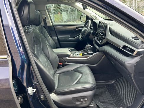 Used 2021 Toyota Highlander Platinum FWD image 18