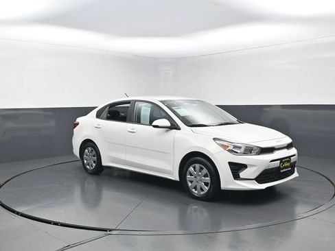 Used 2022 Kia Rio S FWD image 3