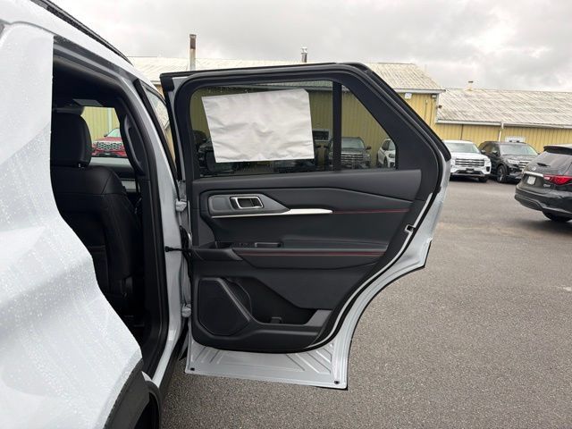 Used 2026 Ford Explorer ST-Line w/ ST-Line Street Pack AWD/4WD image 46