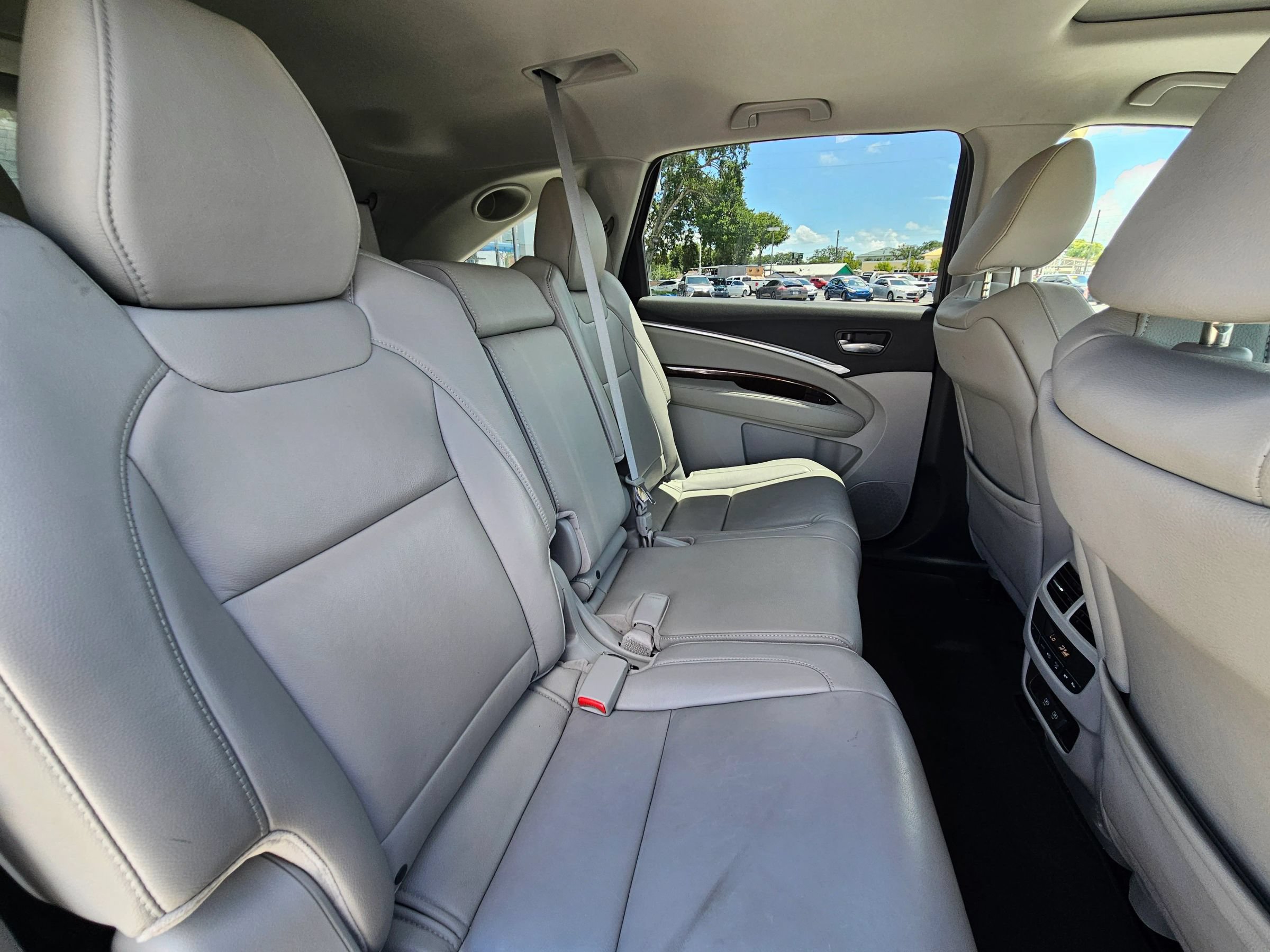Used 2017 Acura MDX w/ Technology Package FWD image 11
