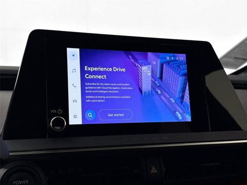 Certified 2025 Toyota Prius XSE image 25