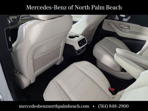 New 2026 Mercedes-Benz GLS 580 4MATIC image 11