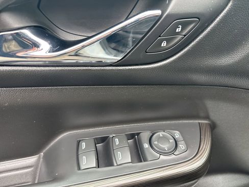 Used 2017 GMC Acadia SLT AWD/4WD image 13