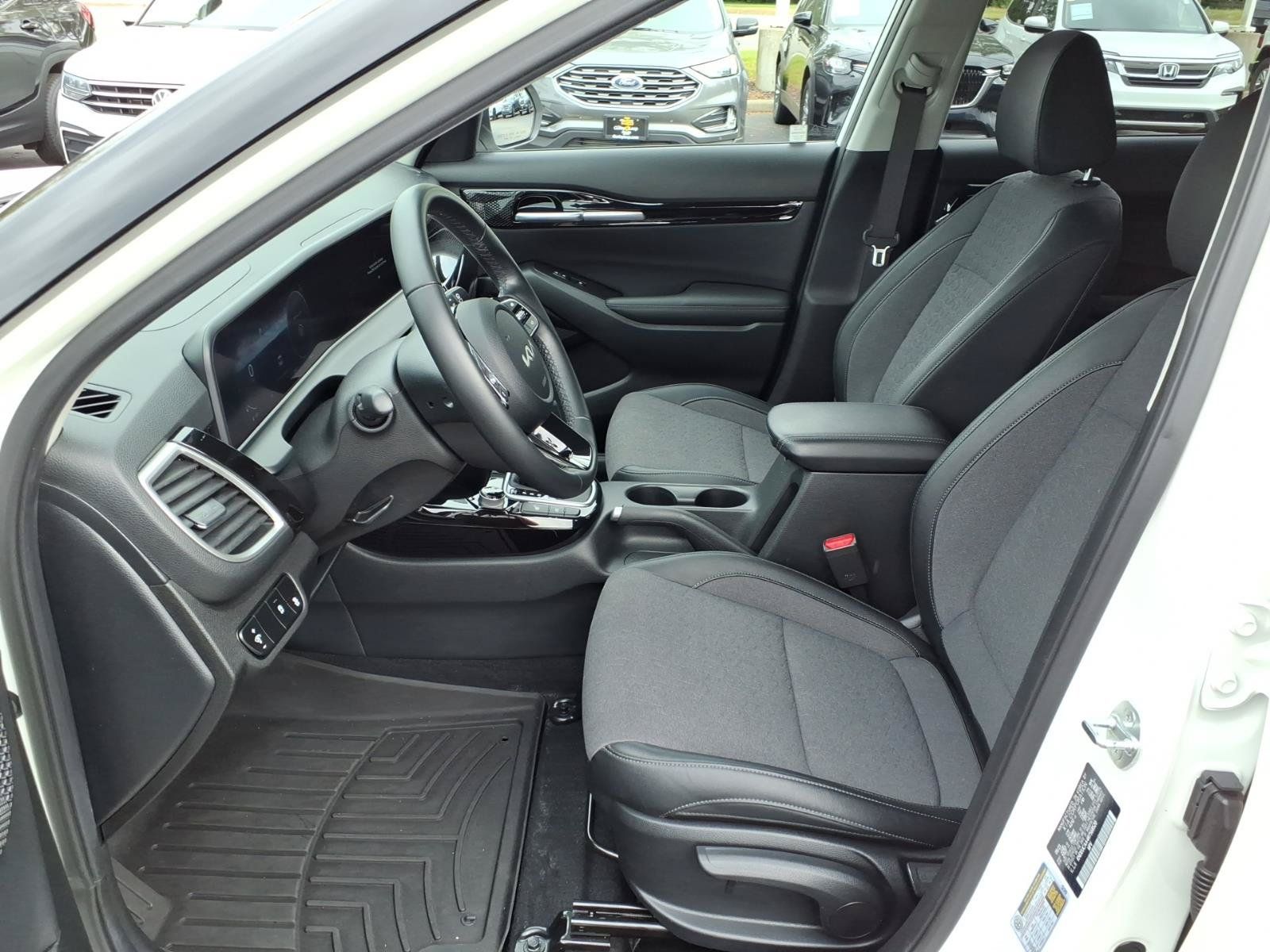 Used 2024 Kia Seltos S AWD/4WD image 4