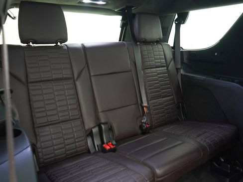 Used 2022 Cadillac Escalade Sport Platinum w/ Heavy-Duty Trailer Package AWD/4WD image 15