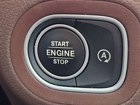 Used 2024 Mercedes-Benz GLS 450 4MATIC image 23