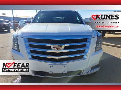 Used 2018 Cadillac Escalade Premium Luxury image 4