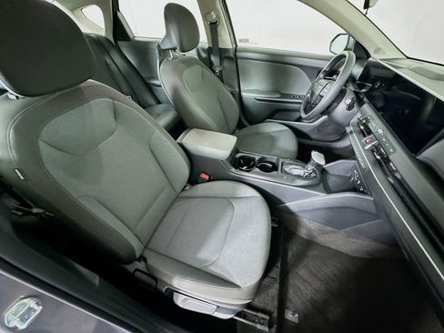 Used 2025 Kia K4 FWD image 31