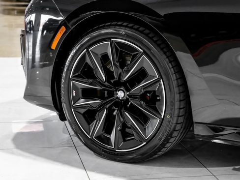 Used 2025 BMW 760i xDrive image 46