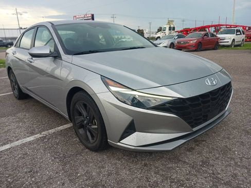 Used 2022 Hyundai Elantra SEL w/ Convenience Package FWD image 1