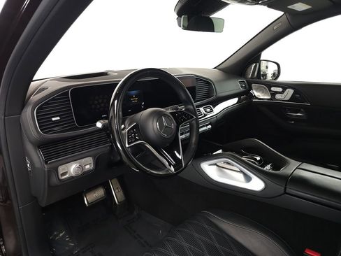 Used 2024 Mercedes-Benz Maybach GLS 600 4MATIC image 9