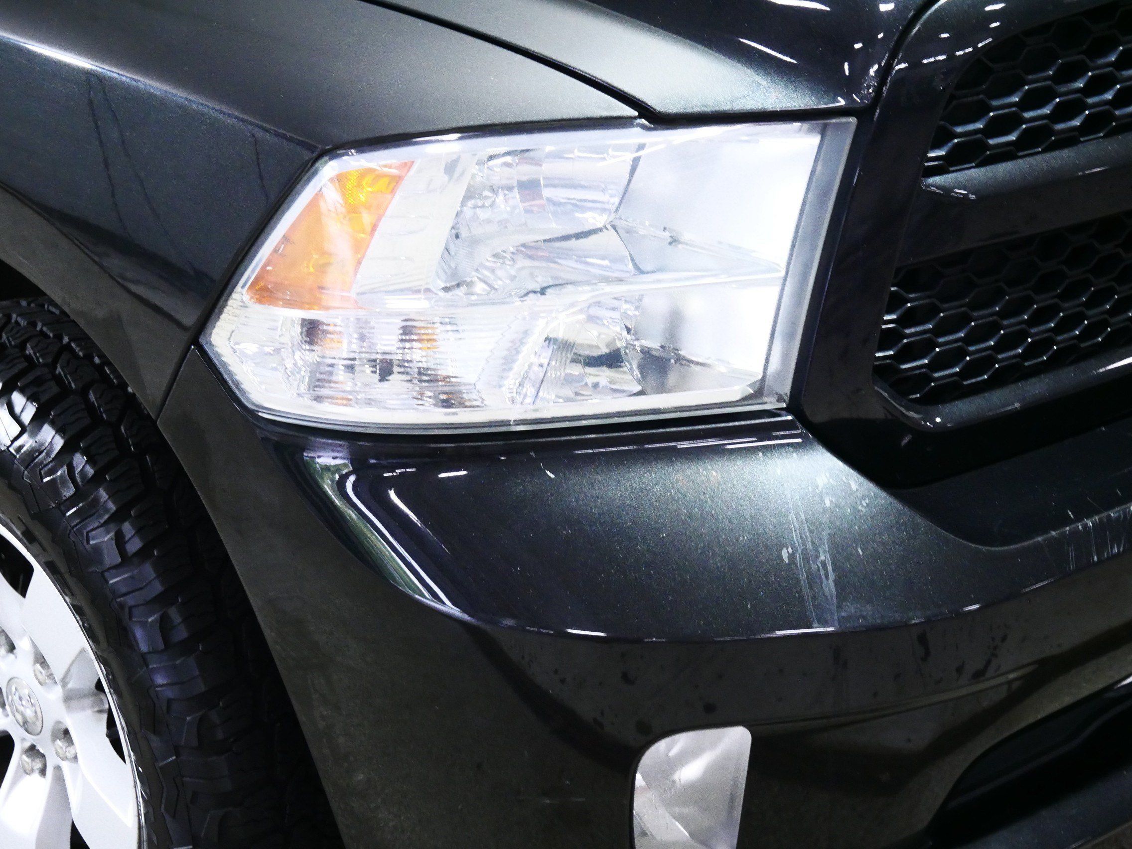 Used 2017 RAM 1500 Express AWD/4WD image 16