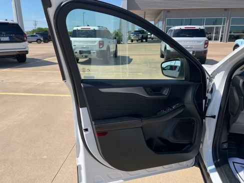Used 2023 Ford Escape Active w/ Tech Pack #1 FWD image 10