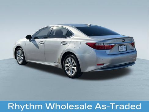Used 2013 Lexus ES 300h w/ Luxury Pkg FWD image 6