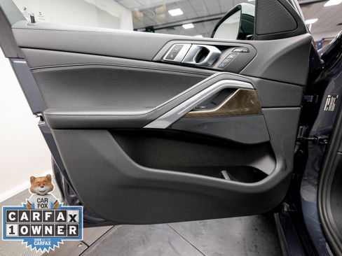 Used 2022 BMW X6 xDrive40i w/ M Sport Package AWD/4WD image 32