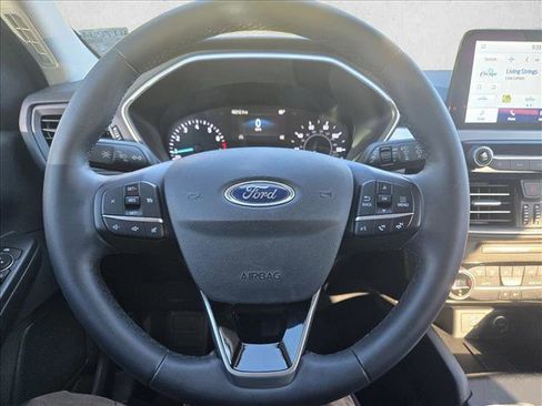 Used 2021 Ford Escape SE w/ SE Sport Appearance Package image 14