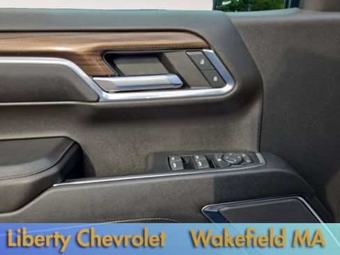 Used 2023 Chevrolet Silverado 1500 LT AWD/4WD image 18
